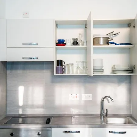 Pad Apartment