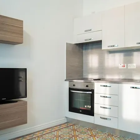 Pad * Gzira